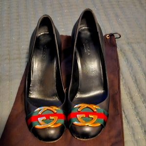 Gucci Black Leather Signature Web Interlocking GG Buckle Heels